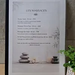 Le Clos Des Champis בית הארחה