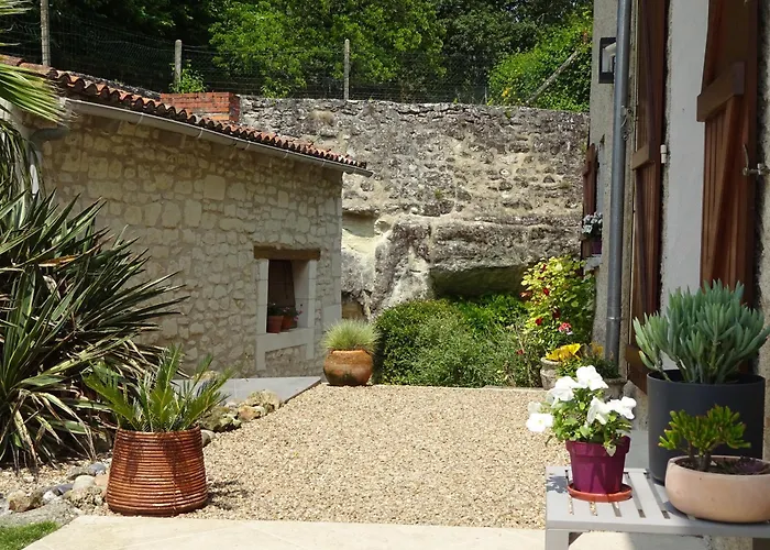 Le Clos Des Champis 3* Scorbé-Clairvaux